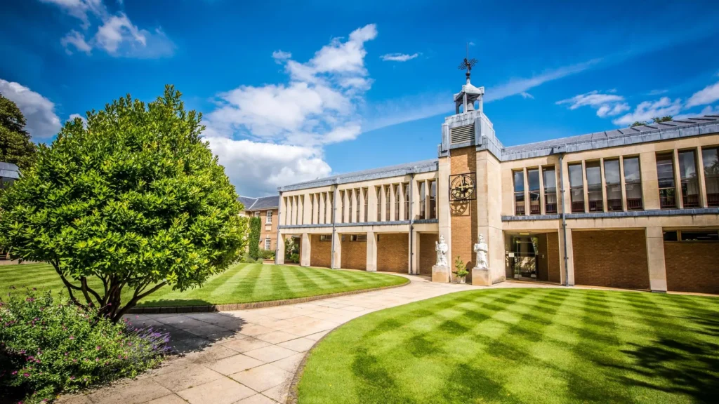 Wolfson Offers 20 Graduate Scholarships for 2025-26 Entry