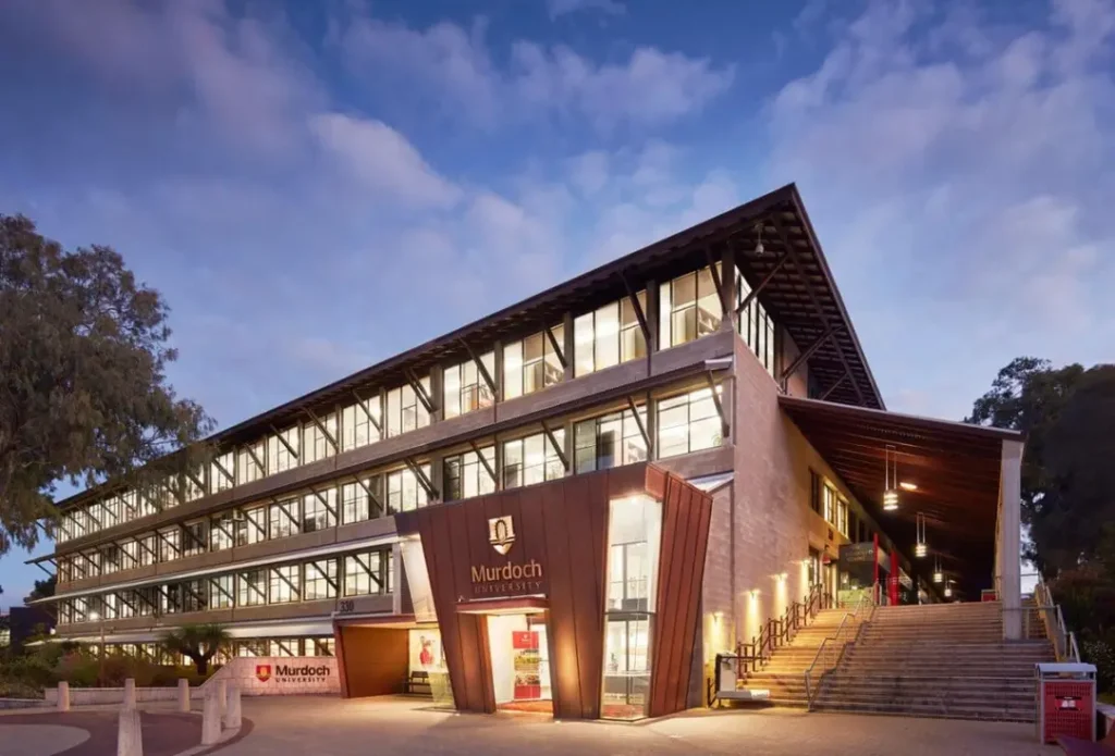 Online Law Degrees in Australia