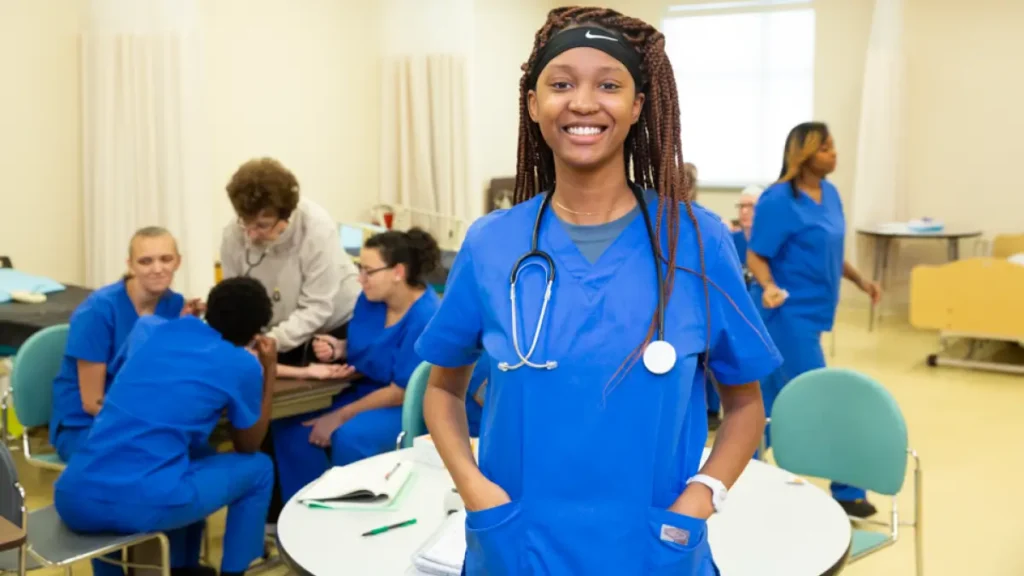 Can a CNA Be a School Nurse